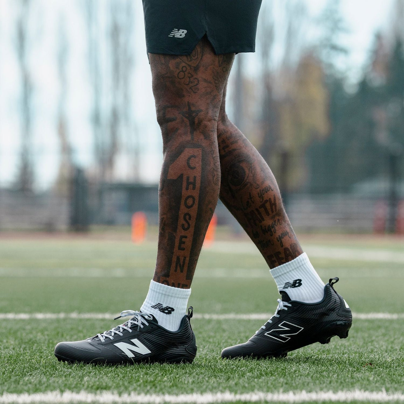 New Balance Adult Rev iQ Football Cleats