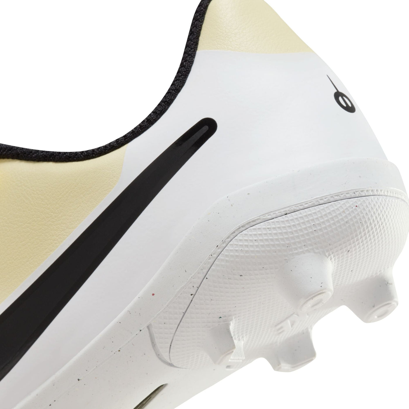 Nike Jr. Tiempo Legend 10 Club Little Kids' Multi-Ground Low Top Soccer Cleats