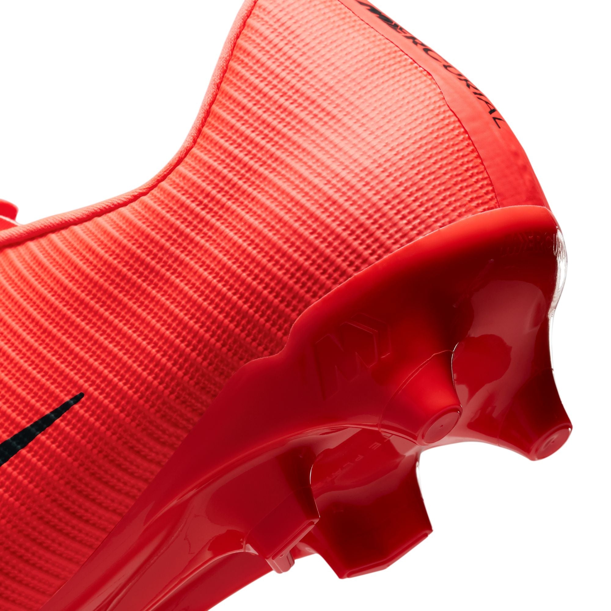 Nike Mercurial Vapor 17 Academy Multi-Ground Low-Top Soccer Cleats