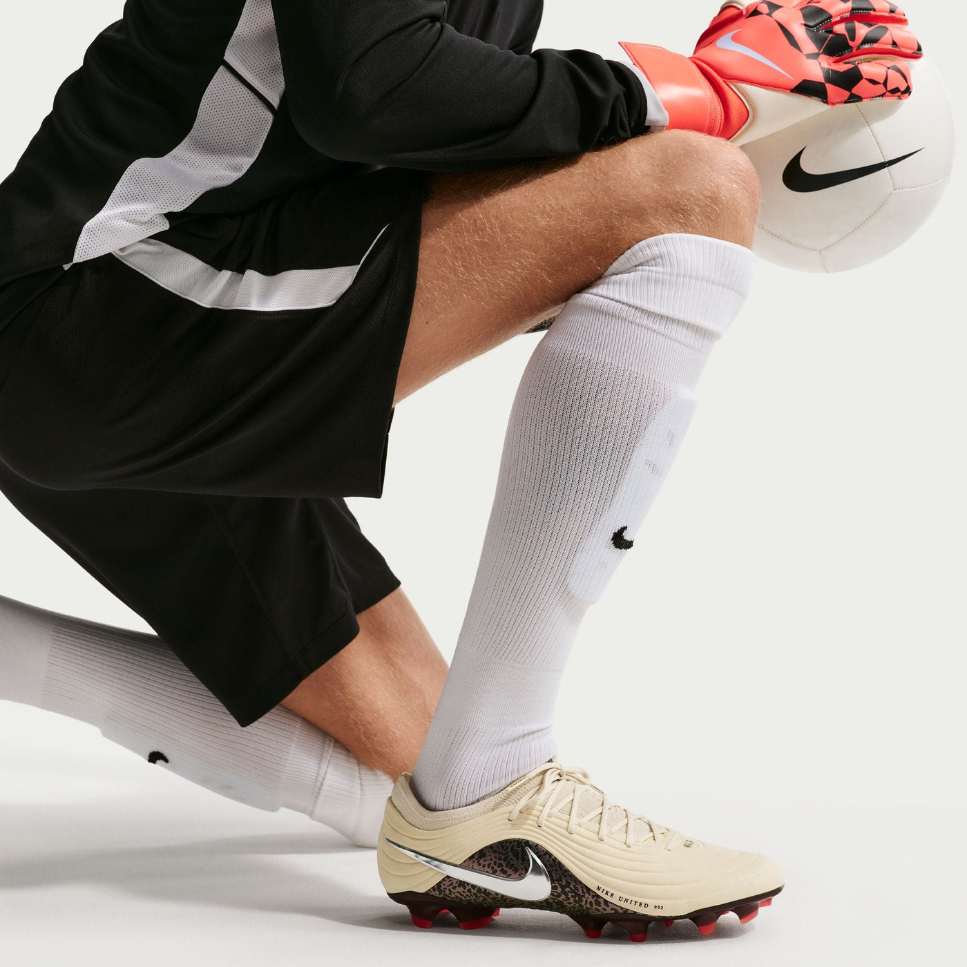 Nike United Tiempo Maestro Elite Firm-Ground Low-Top Soccer Cleats